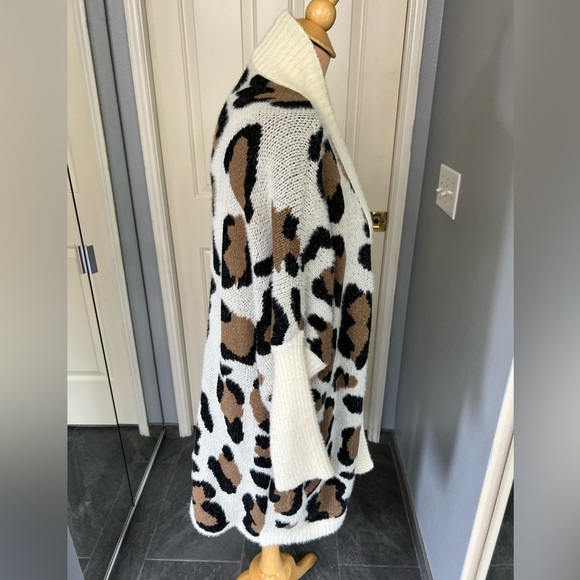 Leopard Animal Print Cozy Long Line Cardigan Sweater - Picture 4 of 8